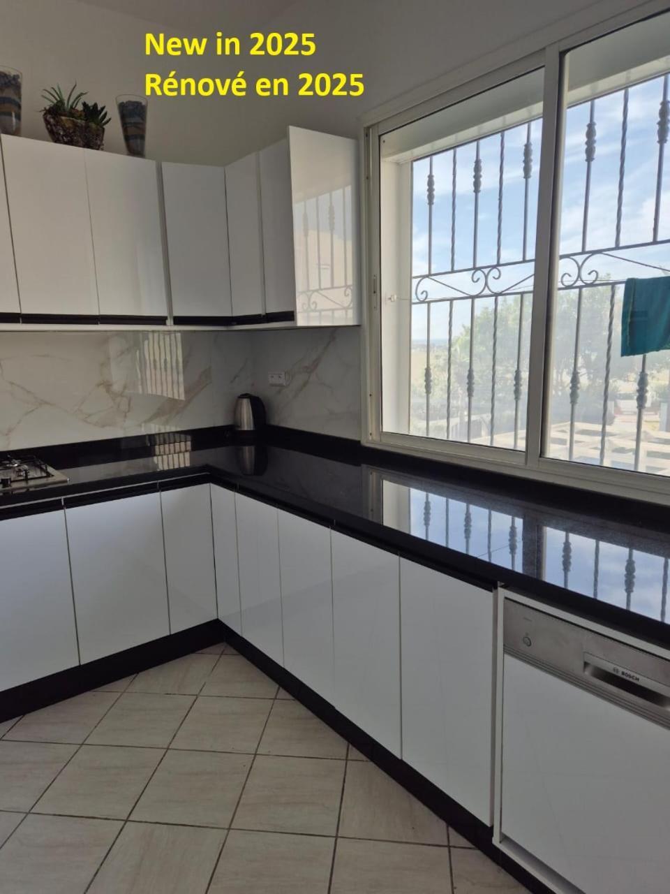 Апартаменти Stylish Duplex - Ocean View - Airport - Wifi - Renovated 2025 Jbila Екстер'єр фото