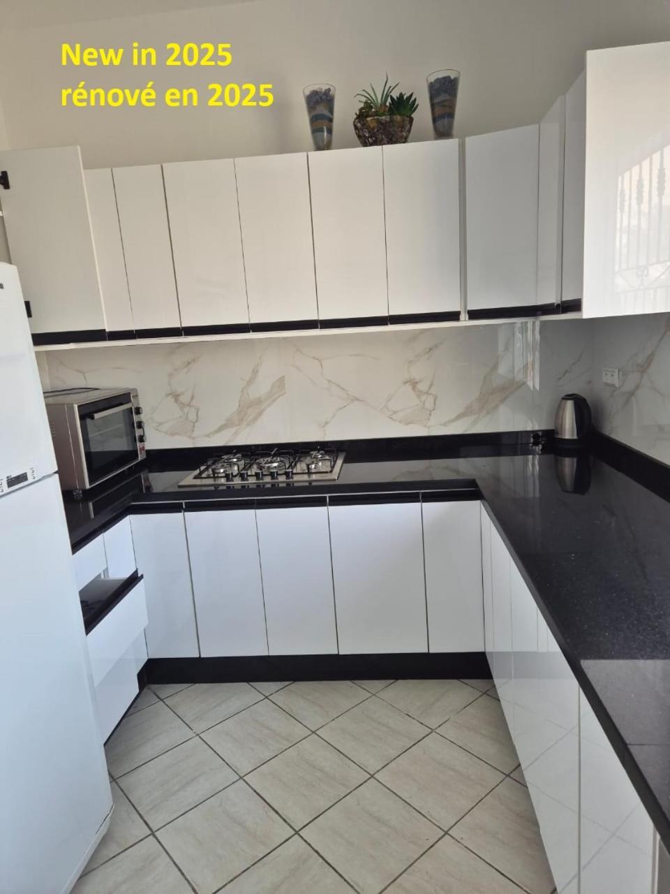 Апартаменти Stylish Duplex - Ocean View - Airport - Wifi - Renovated 2025 Jbila Екстер'єр фото