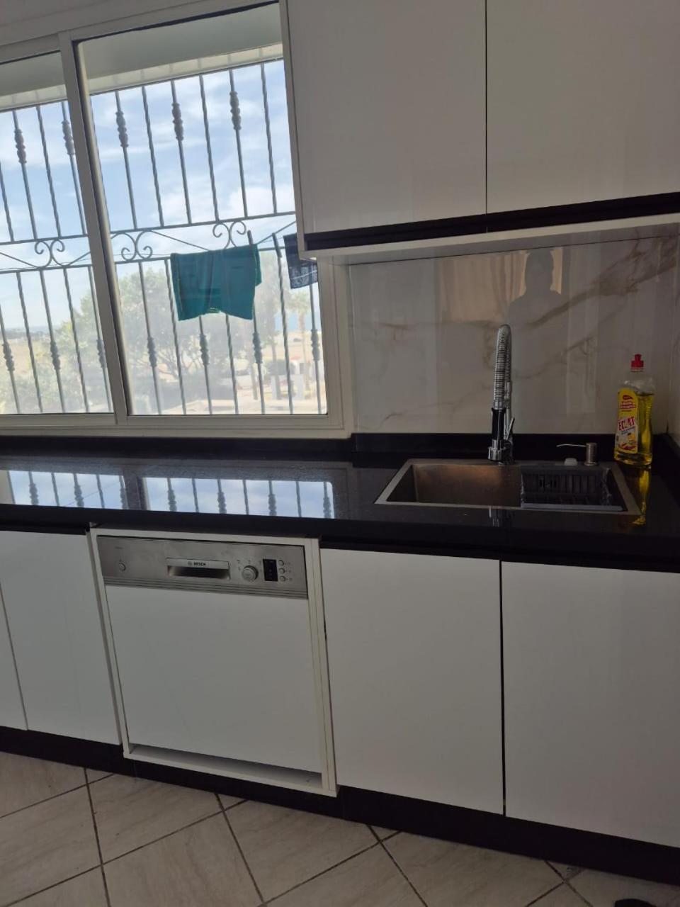 Апартаменти Stylish Duplex - Ocean View - Airport - Wifi - Renovated 2025 Jbila Екстер'єр фото
